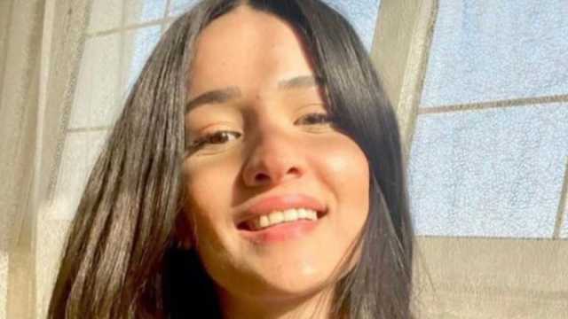 أسرة زينة مطاوع مونتيرة مسلسل عتبات البهجة تستقبل العزاء في مسجد النور (فيديو)