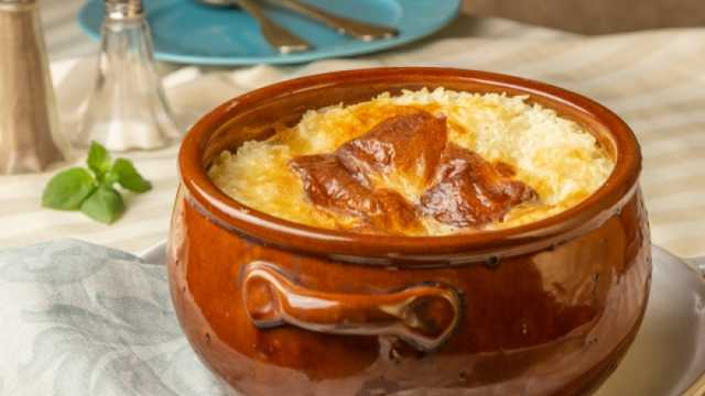 هل تصاب بالسرطان عند تناول وجه طاجن الأرز المعمر؟.. طبيب يوضح