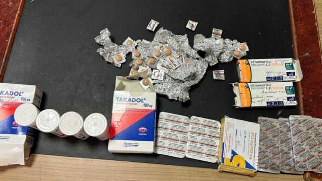 ضبط ركاب في مطار القاهرة بتهمة محاولة تهريب مستحضرات تجميل ومستلزمات طبية