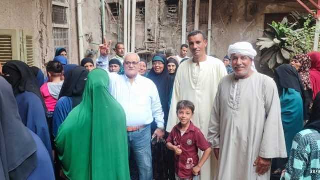 إقبال على مكاتب الشهر العقاري بالفيوم لدعم ترشح الرئيس السيسي لولاية جديدة