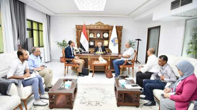 محافظ قنا يبحث إنشاء شركة مساهمة لإدارة منظومة المخلفات الصلبة