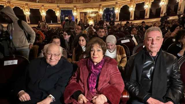 سميحة أيوب ومحمود حميدة أول حضور حفل تكريم رشوان توفيق بـ«قومي الفنون الشعبية»