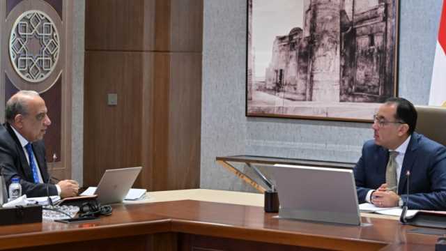 «مدبولي» يتابع مع وزير قطاع الأعمال موقف المشروع القومي لتطوير الغزل والنسيج