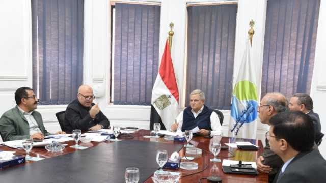 رئيس «القابضة للمياه» يناقش تطوير مرافق الشركة وتحسين الخدمات