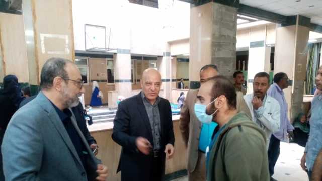 رئيس جامعة أسوان يتفقد المنظومة الصحية داخل المستشفى الجامعي