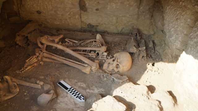 كشف أثري جديد في «سقارة».. مقبرة من الأسرة الثانية ودفنات من عصور مختلفة