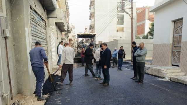 تنفيذ أعمال رصف طرق بحوش عيسى ضمن الخطة الاستثمارية بالبحيرة