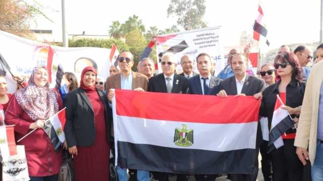 مسيرة لمعلمي القاهرة للإدلاء بأصواتهم في الانتخابات لليوم الثالث (صور)