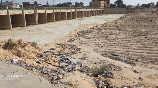 تطهير مجرى وادي العريش تحسبا للسيول
