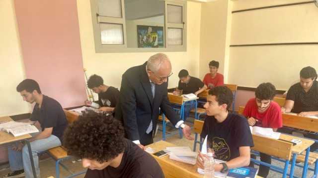 وزير التعليم يطمئن على وضوح أسئلة امتحاني التاريخ والفيزياء للثانوية العامة
