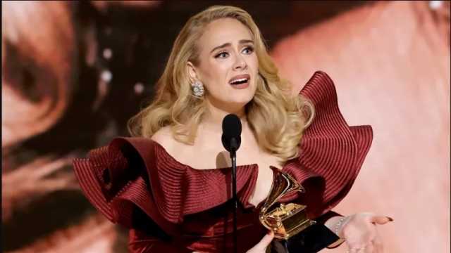 من الحبيب المجهول إلى ريتش بول.. أديل تخفي زيجاتها