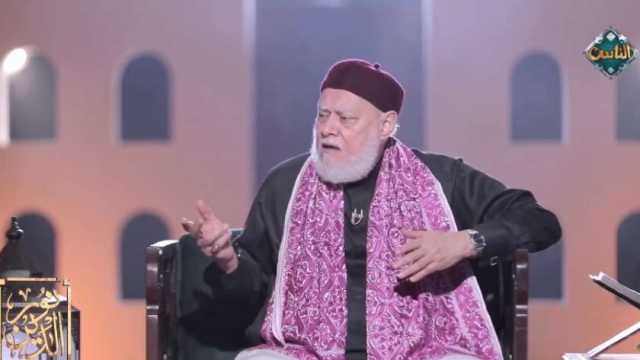 علي جمعة: يجوز أداء العمرة عن الميت باستخدام تطبيق وبمقابل مادي