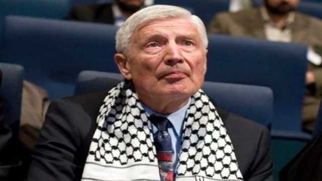 رئيس وزراء هولندا السابق وزوجته.. عاشا معا 70 عاما وماتا سويا بالقتل الرحيم