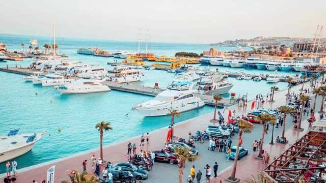 «مارينا اليخوت» فسحة الغردقة بالشتاء.. يتوافد عليها آلاف السياح يوميا (صور)