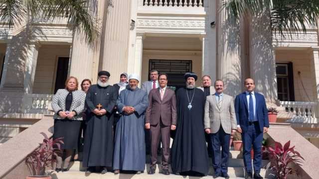 رئيس جامعة بنها يستقبل وفد بيت العائلة المصري