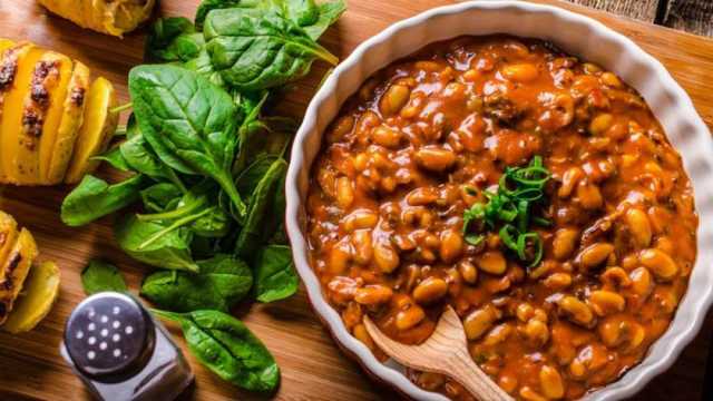 فئات ممنوعة من تناول الفول صباحاً.. احذر