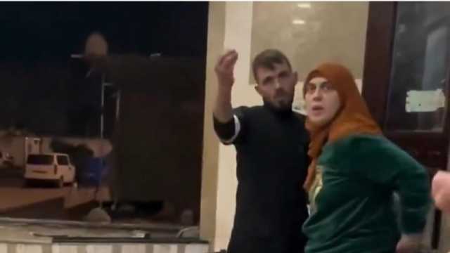 5 معلومات عن طبيبة فلسطينية خاطرت بحياتها لإنقاذ مصاب في غزة