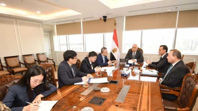 «الإسكان» تبحث مع القائم بأعمال السفير الصيني المشروعات العمرانية المشتركة