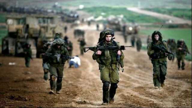 «القاهرة الإخبارية»: قوات الاحتلال الإسرائيلي تدمر مربعا سكنيا شرق غزة