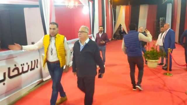 إبراهيم عيسى يدلي بصوته في لجنة المغتربين بمدينة الإنتاج الإعلامي
