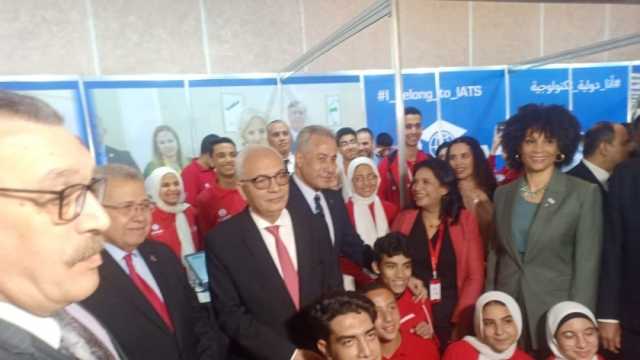 وزيرا التعليم والعمل يتفقدان معرض مدارس التكنولوجيا التطبيقية