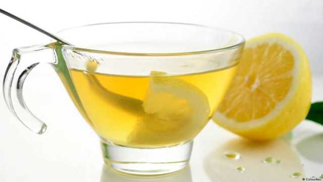 متى يهدد مشروب الليمون صحة الإنسان؟.. خبيرة في التغذية تكشف 5 مشكلات