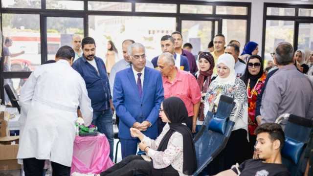 طلاب جامعة بورسعيد يتبرعون بالدم لصالح أهالي غزة