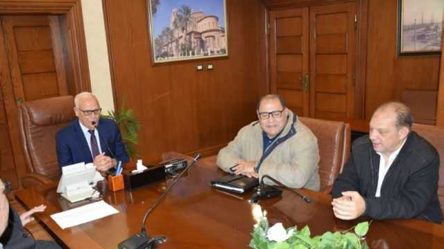 محافظ بورسعيد يناقش استعدادات الاحتفال بعيد النصر 