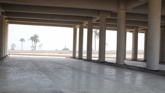 تنفيذ 70% من أكبر مجمعين لمواقف السرفيس والسويقات بأسوان