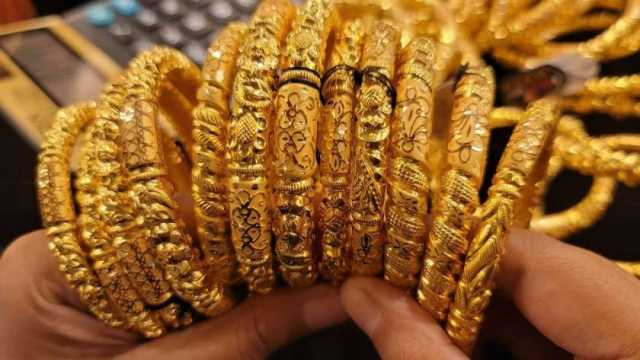 ‎سعر الذهب اليوم عيار 21 خلال التعاملات المسائية.. كم يبلغ الآن؟