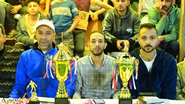 أطقم ترنج وتيشيرتات للفائزين.. ختام 3 بطولات كروية في مركز شباب أشمون