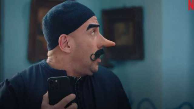 كل ما يكذب مناخيرة تكبر.. طبيبة توضح تأثير مشاهد الكبير أوي على الأطفال