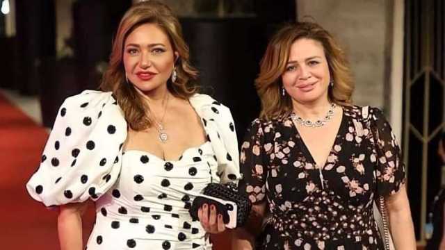 إلهام شاهين تدعم ليلى علوي فى العرض الخاص لفيلم «مقسوم»