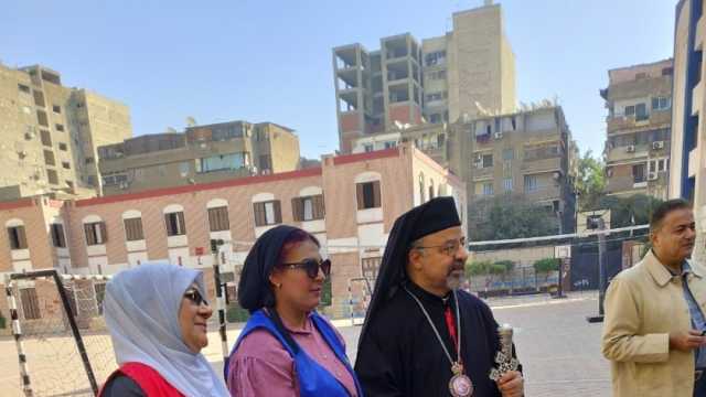 بطريرك الأقباط الكاثوليك يدلي بصوته في الانتخابات داخل مدرسة بحي الزيتون