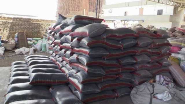 ضبط 15.5 طن أعلاف مجهولة المصدر في مصنعين دون ترخيص بالجيزة