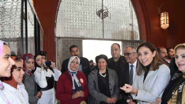 وزيرة الثقافة خلال حفل ختام ملتقى «أهل مصر»: بلدنا ستظل زاخرة بالمواهب
