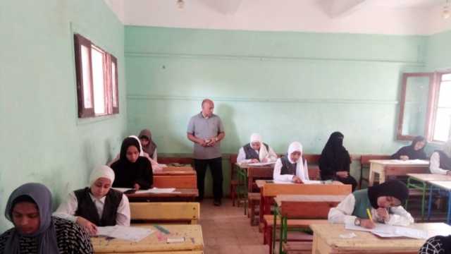 «التعليم»: فصل طلاب الثانوية المتجاوزين لنسبة الغياب