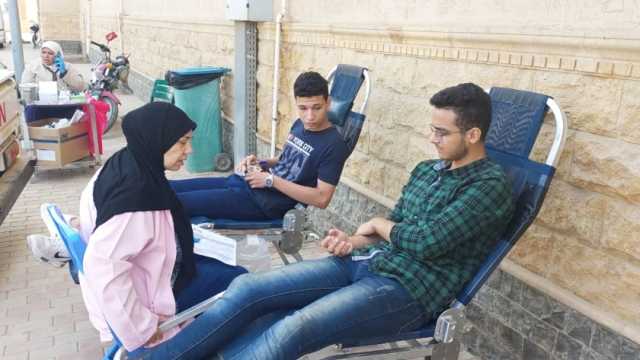 جامعة بني سويف التكنولوجية تنظم حملة لنشر ثقافة التبرع بالدم (صور)