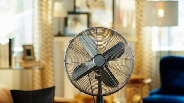 «قطعة بـ60 جنيه هتنسيك حر الصيف»... تركيبها سهل وتحل مشكلة سرعة المروحة البطيئة
