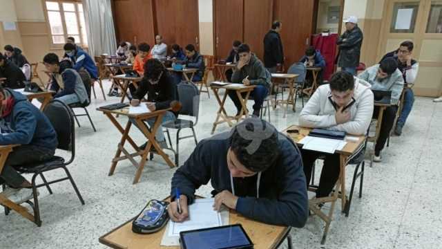 «التعليم»: تسليم التابلت لطلاب المدارس الحكومية فقط