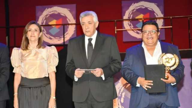 مدير المراكز الثقافية الروسية يهنئ صناع المسرح التجريبي