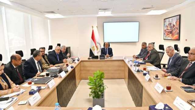 وزير الري يستعرض موقف الأنشطة التدريبية بالوزارة لرفع كفاءة العاملين