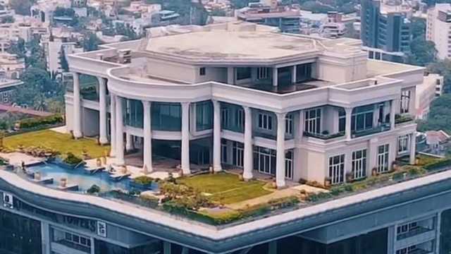 قصر خيالي أعلى ناطحة سحاب في الهند.. نسخة من البيت الأبيض وسعره لا يصدق