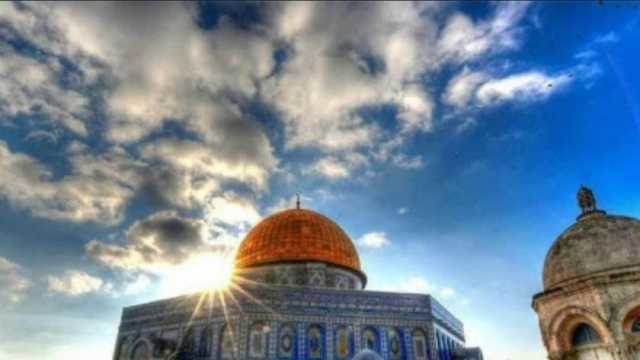 «الاحتلال الإسرائيلي» ينصب حواجز حديدية بمحيط كنيسة القيامة في القدس المحتلة