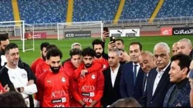 رئيس «شباب النواب» خلال زيارته لمعسكر منتخب مصر: كلنا ثقة في محمد صلاح ورفاقه