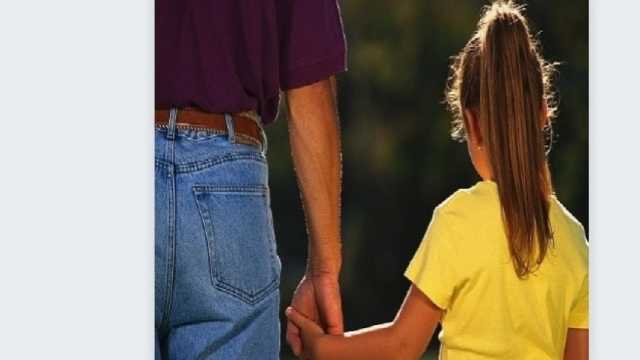 حالات يحق للأب فيها الحصول على حضانة أبنائه.. اعرفها