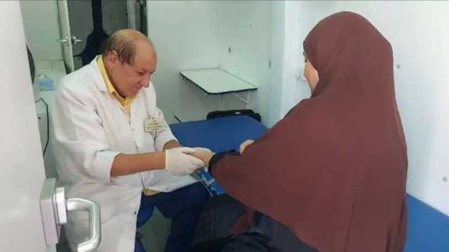 الكشف على 840 مريضا في قافلة طبية بالغربية ضمن «حياة كريمة»