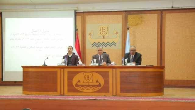 نائب وزير الصحة: نبحث وضع منهج دراسي عن الأزمة السكانية في الجامعات