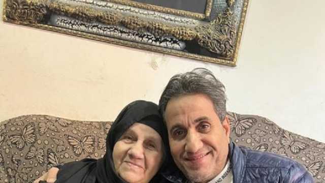 تدهور الحالة الصحية لوالدة أحمد شيبة وحفيدها يطلب الدعاء لها
