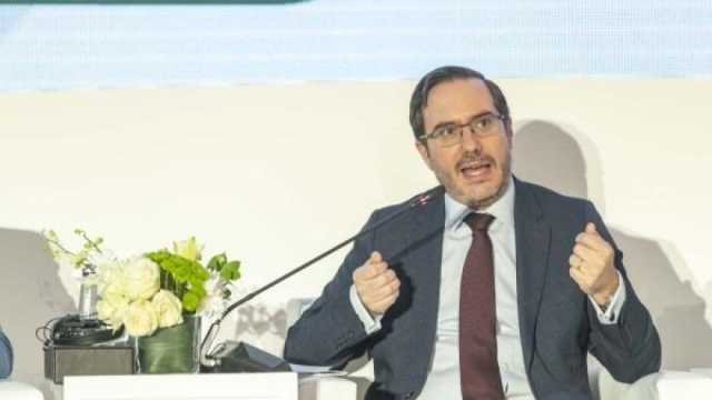 الممثل البريطاني للشؤون الإنسانية يشيد بدور مصر في إيصال المساعدات إلى غزة